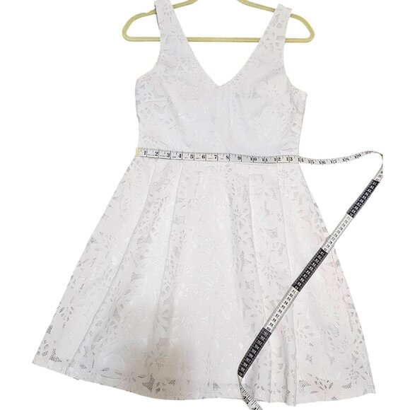White Lace Sleeveless V-Neck Fit & Flare Dress Size 5 By Crystal Doll - Picture 10 of 12